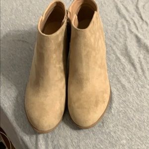 Old navy beige size 8 ankle bootie